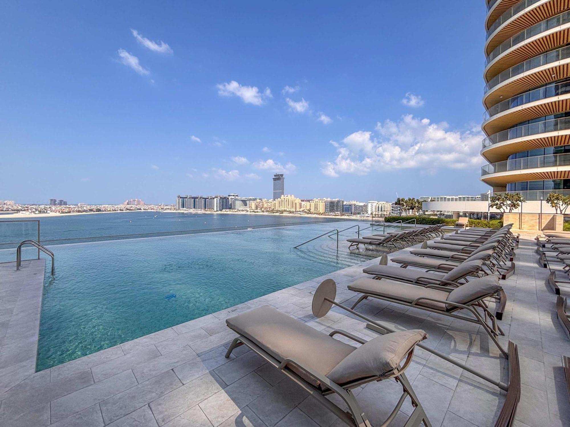 Frank Porter - Grand Bleu Dubai