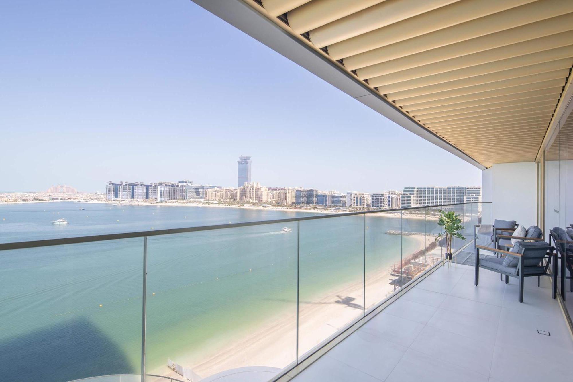 Frank Porter - Grand Bleu * Dubai