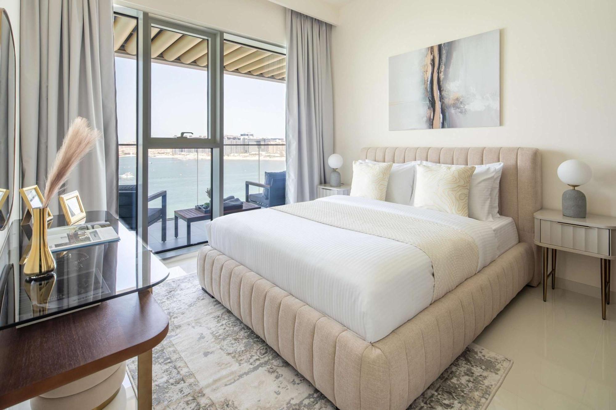 Frank Porter - Grand Bleu Apartment Dubai